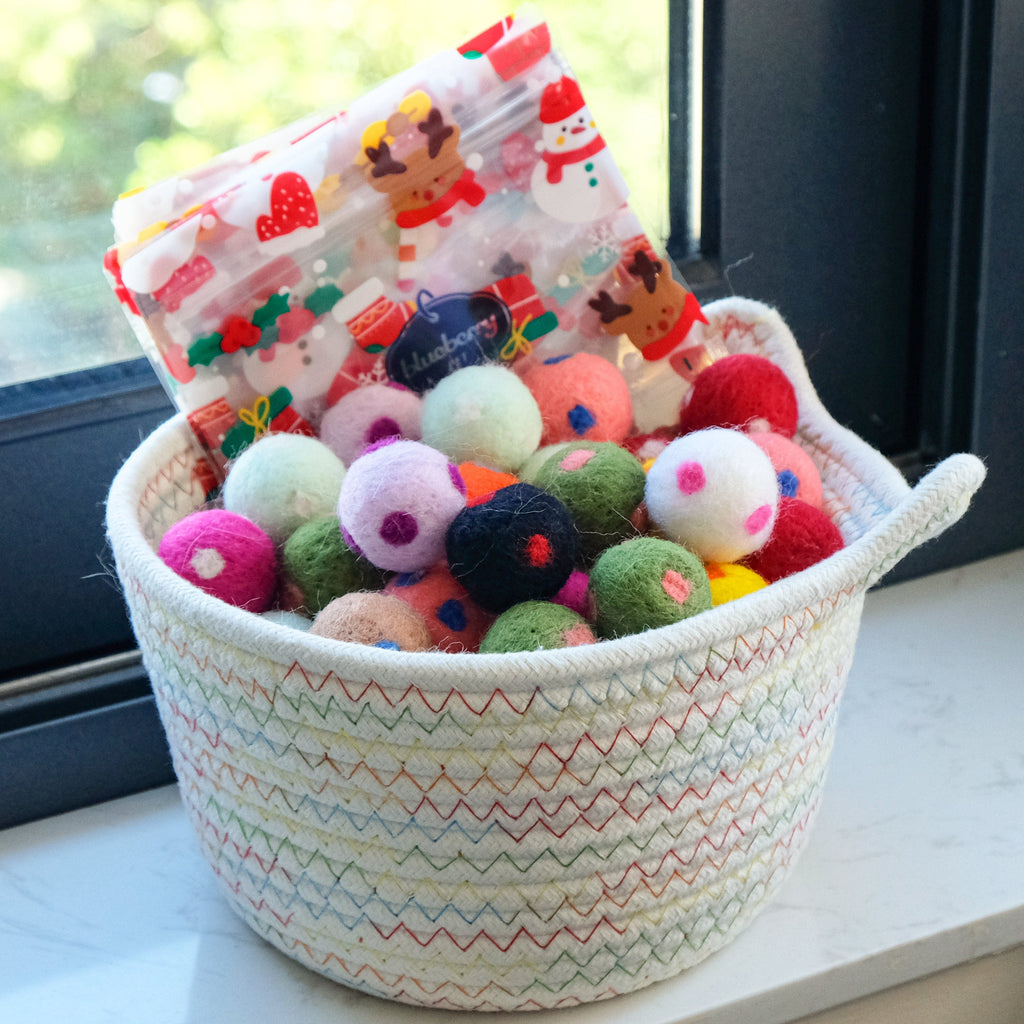 cat toy Blueberry Pet [Holiday Pack] Handmade Wool Felt Cat Toy Set – 93 Pack Colorful Polka Dot Ball Collection