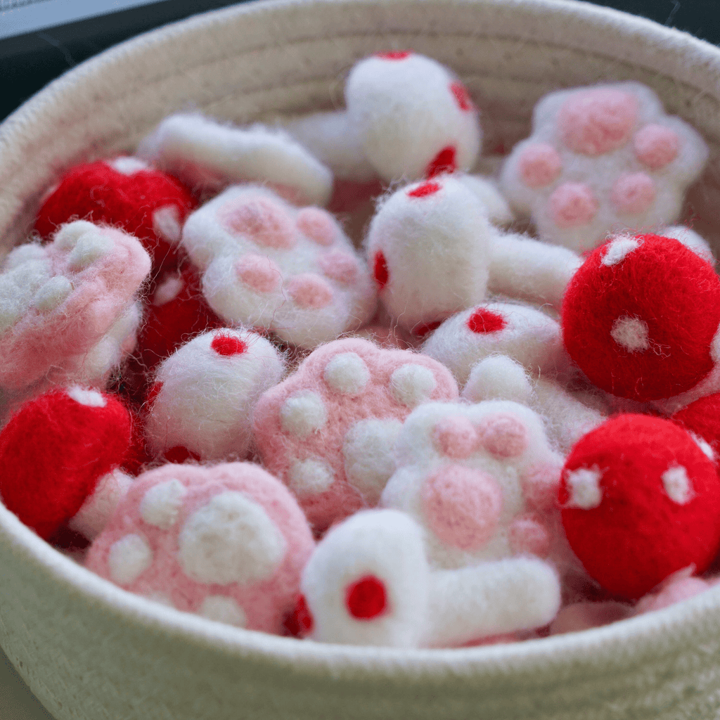 cat toy Blueberry Pet Handmade Wool Felt Cat Toy Set – 48-Piece Whimsical Paw & Mushroom Collection 🐾 Soft, Adorable, and Perfect for Playful Cats! 🐾